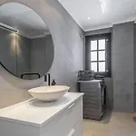 Charming Apartment *